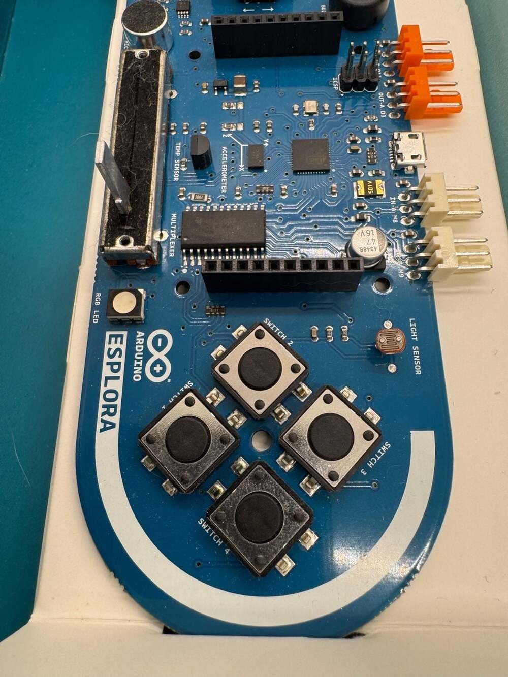 Arduino Esplora Board Model Open Source Electronics Prototyping Platform - Picture 5 of 5